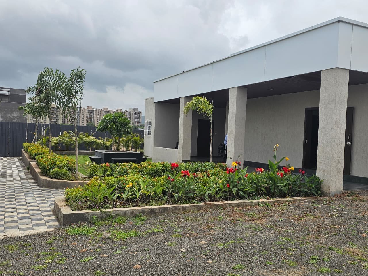 Kohinoor Lantana gallery view 11